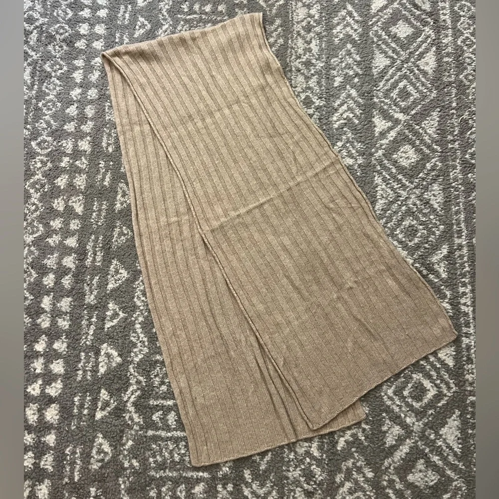 Cashmere Tan Ribbed Knit Scarf oatmeal color 70”X 12” no stains or snags (M117)